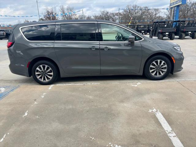 2022 Chrysler Pacifica Hybrid Touring L