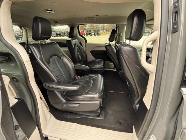 2022 Chrysler Pacifica Hybrid Touring L