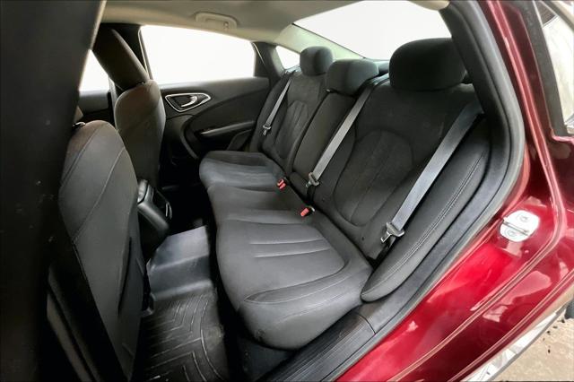 2016 Chrysler 200 Limited