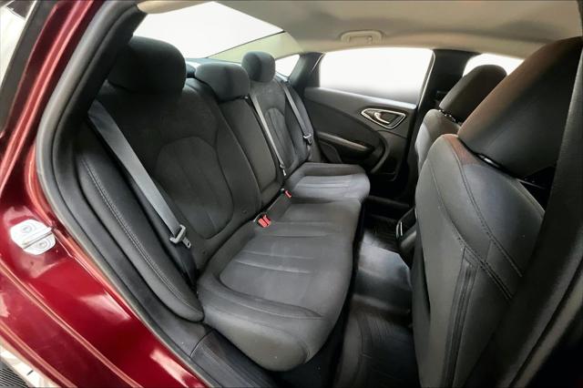 2016 Chrysler 200 Limited
