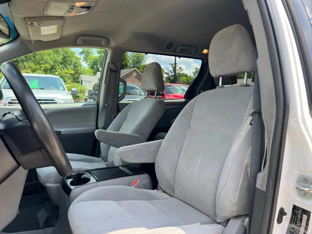 2015 Toyota Sienna LE 7 Passenger