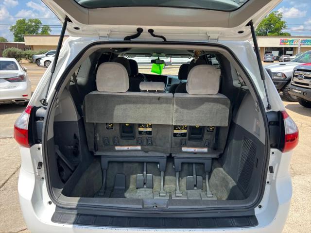 2015 Toyota Sienna LE 7 Passenger