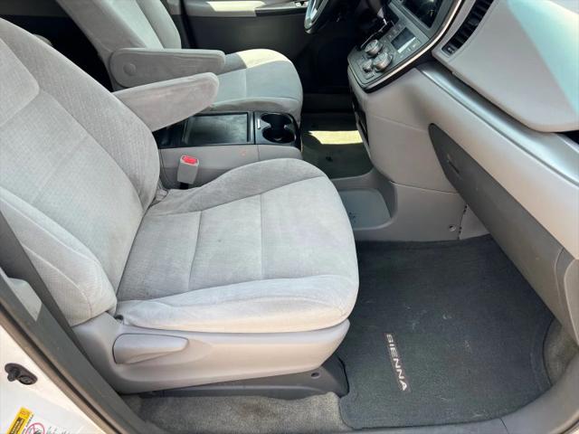 2015 Toyota Sienna LE 7 Passenger
