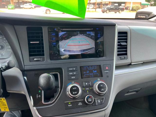 2015 Toyota Sienna LE 7 Passenger