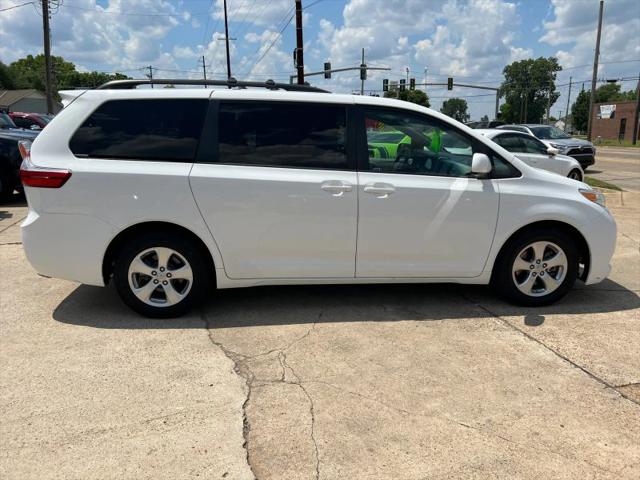 2015 Toyota Sienna LE 7 Passenger