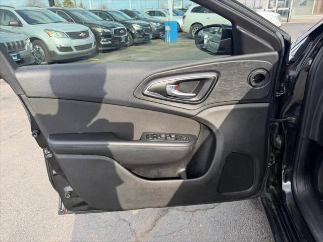 2016 Chrysler 200 Limited Platinum