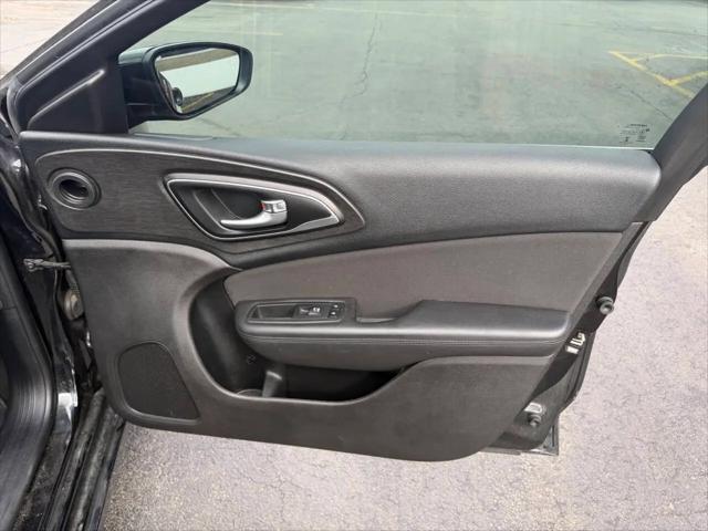 2016 Chrysler 200 Limited Platinum
