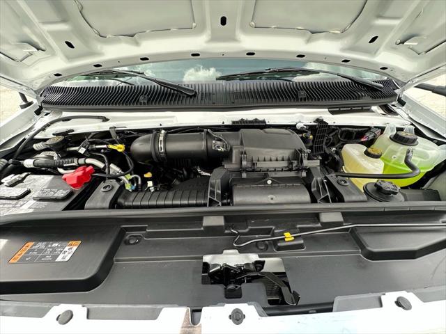 2027 Ford E-Series Cutaway Base