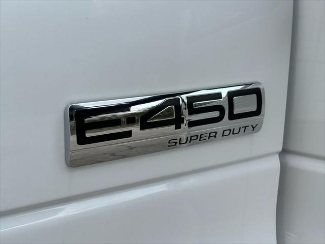 2027 Ford E-Series Cutaway Base