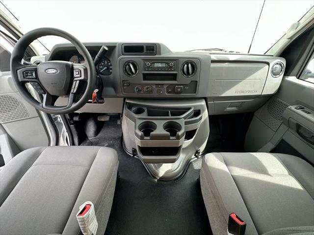 2027 Ford E-Series Cutaway Base