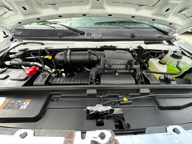 2027 Ford E-Series Cutaway Base