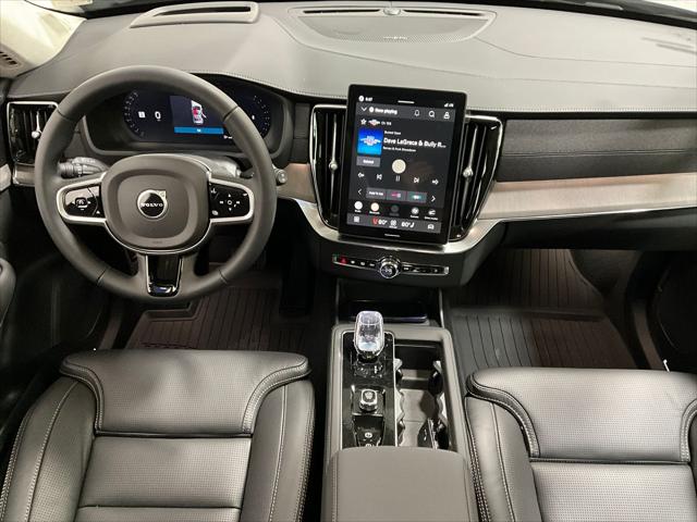2026 Volvo XC90 Ultra, B6 AWD Gas (mild hybrid), Gasoline, Bright, 7 Seats