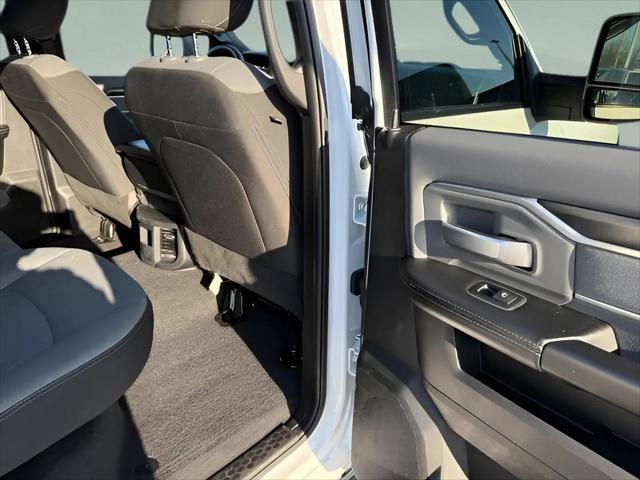 2023 Ram 3500 Big Horn Crew Cab 4x4 8' Box