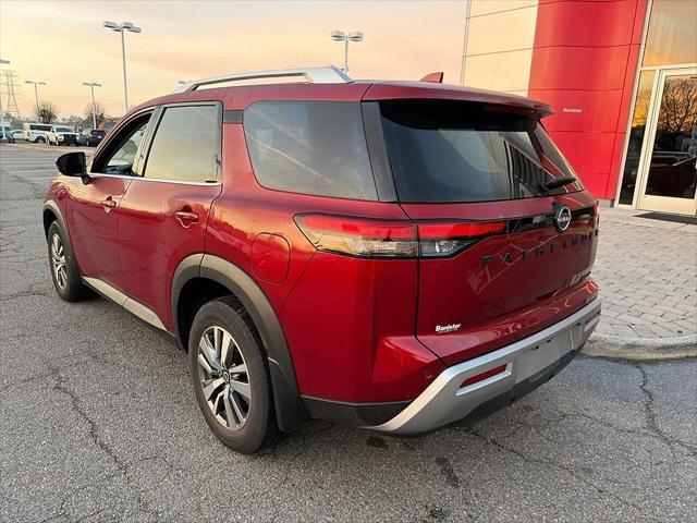 2023 Nissan Pathfinder SL 4WD