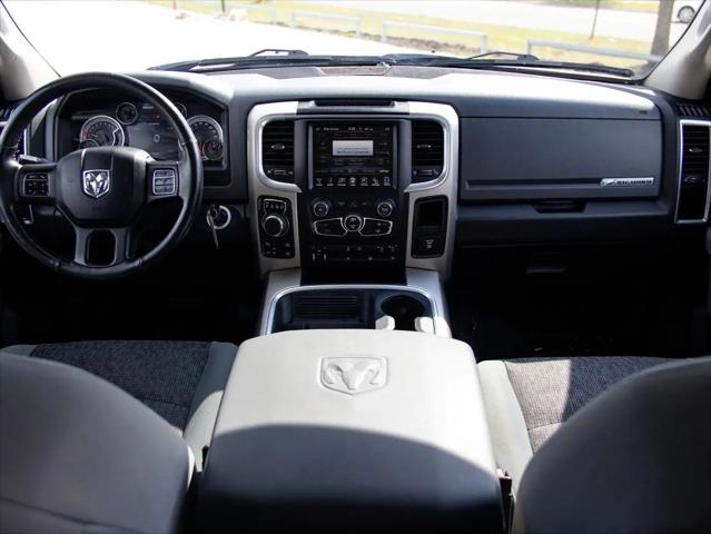 2017 Ram 1500 Big Horn Crew Cab 4x4 5'7" Box