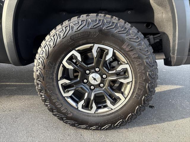 2025 Chevrolet Silverado 1500 4WD Crew Cab Short Bed ZR2