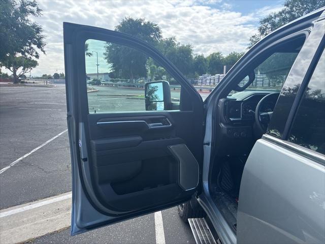 2026 Chevrolet Silverado 2500HD Crew Cab, Standard Bed, High Country, 4WD