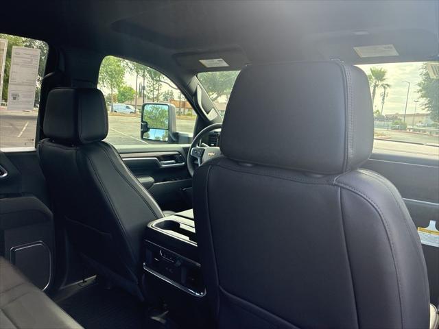 2026 Chevrolet Silverado 2500HD Crew Cab, Standard Bed, High Country, 4WD