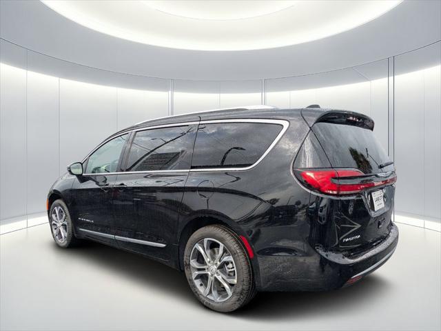 2026 Chrysler Pacifica Pinnacle AWD
