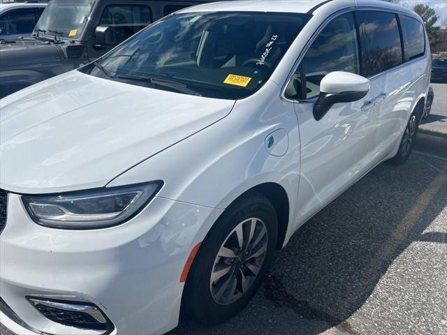 2023 Chrysler Pacifica Hybrid Touring L