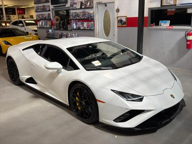 2022 Lamborghini Huracan Evo Coupe RWD