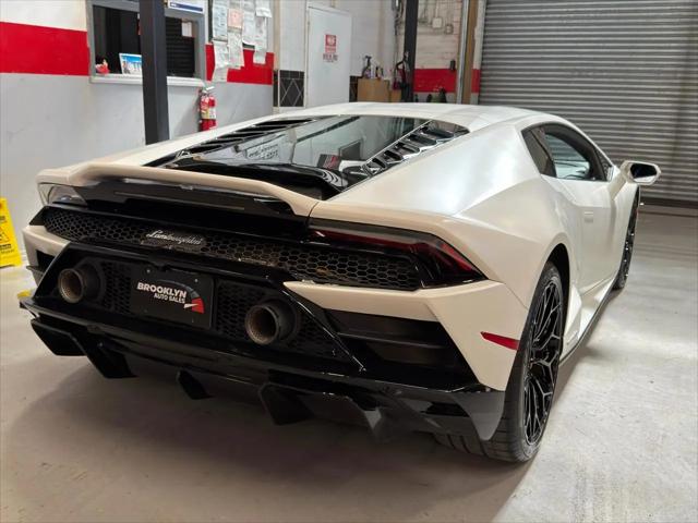 2022 Lamborghini Huracan Evo Coupe RWD
