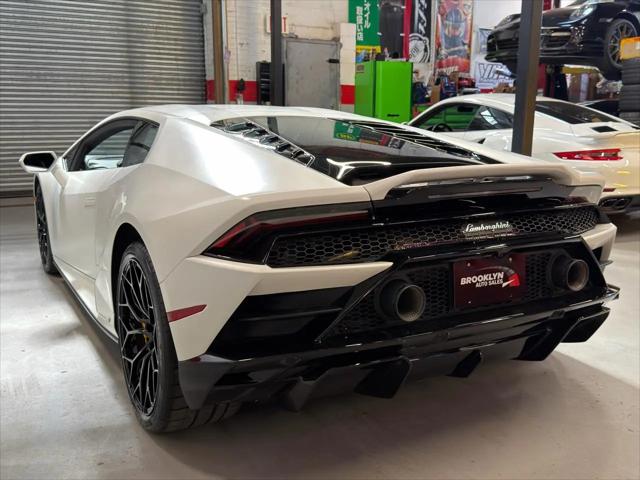 2022 Lamborghini Huracan Evo Coupe RWD