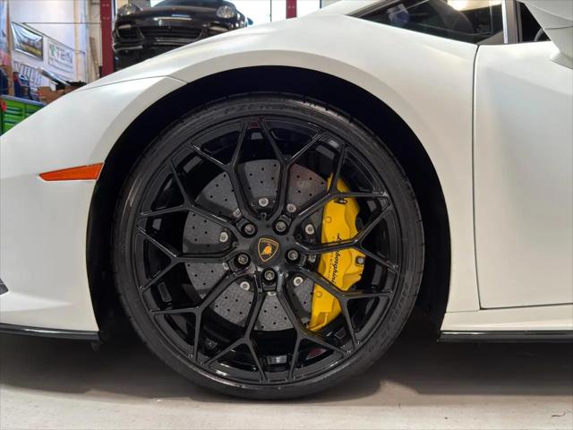 2022 Lamborghini Huracan Evo Coupe RWD