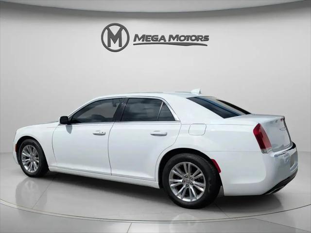 2021 Chrysler 300 Touring