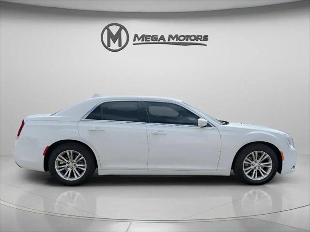 2021 Chrysler 300 Touring