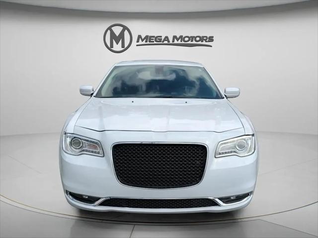 2021 Chrysler 300 Touring