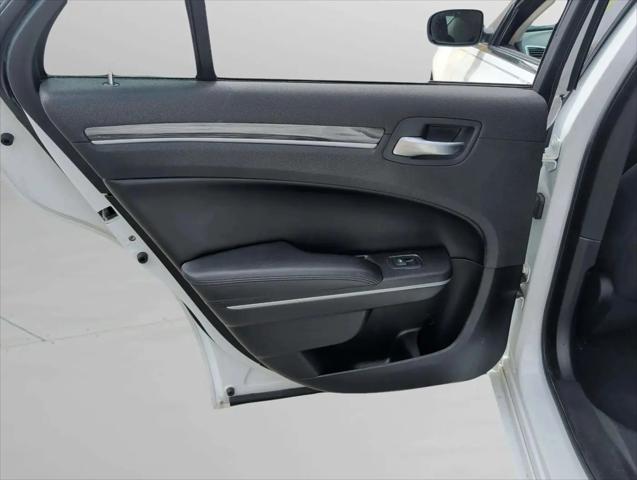 2021 Chrysler 300 Touring