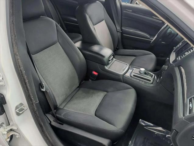 2021 Chrysler 300 Touring