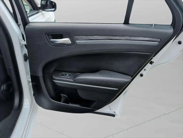 2021 Chrysler 300 Touring