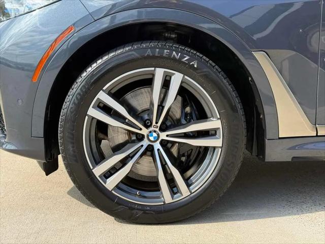 2021 BMW X7 M50i