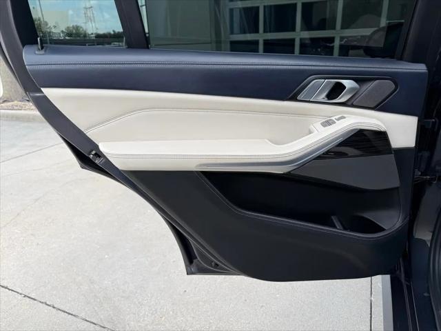2021 BMW X7 M50i