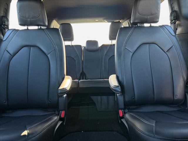 2026 Chrysler Pacifica Select AWD