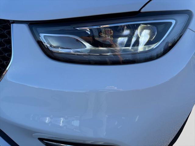 2026 Chrysler Pacifica Select AWD