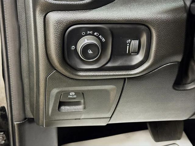 2023 Ram 1500 Big Horn Crew Cab 4x4 5'7" Box