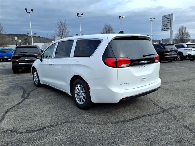 2026 Chrysler Voyager LX