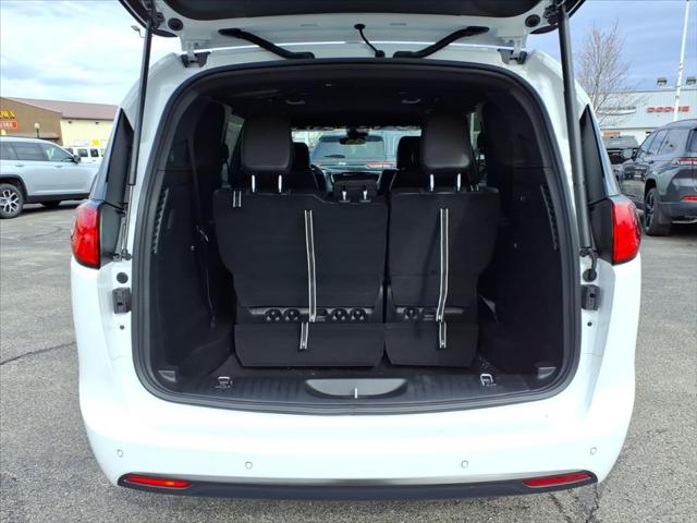 2026 Chrysler Voyager LX