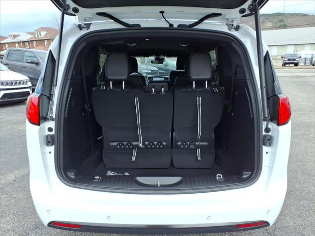 2026 Chrysler Voyager LX