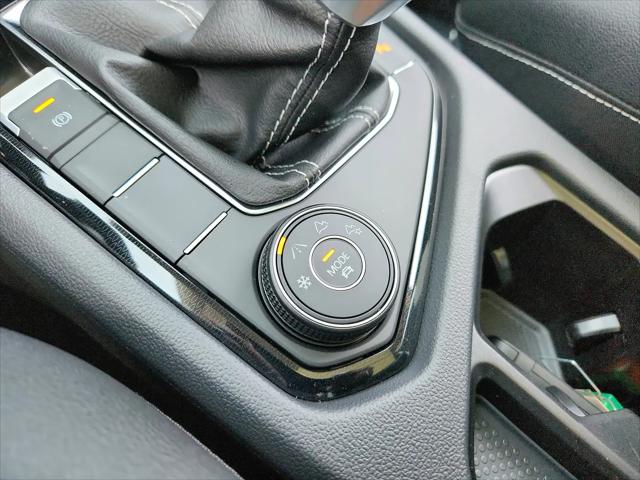 2026 Volkswagen Taos SEL
