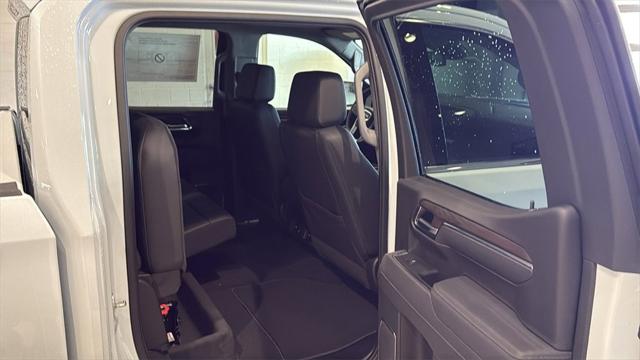 2026 GMC Sierra 1500 Crew Cab, Short Bed, SLT, 4WD