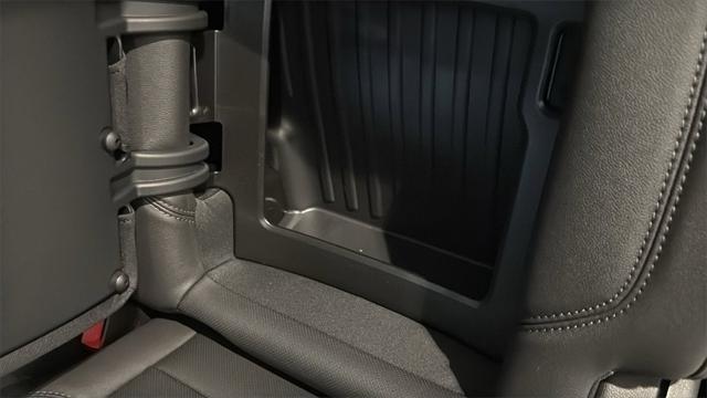 2026 GMC Sierra 1500 Crew Cab, Short Bed, SLT, 4WD