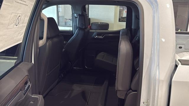 2026 GMC Sierra 1500 Crew Cab, Short Bed, SLT, 4WD