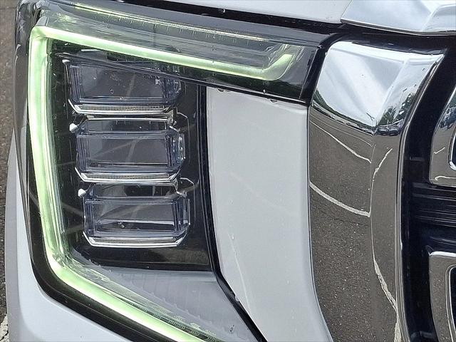 2024 GMC Yukon 4WD SLT