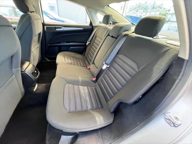 2017 Ford Fusion Hybrid SE
