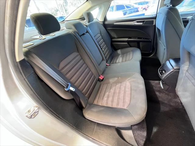 2017 Ford Fusion Hybrid SE