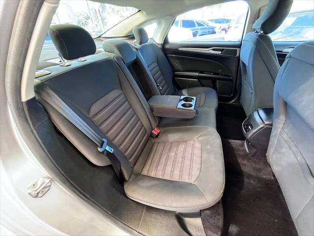 2017 Ford Fusion Hybrid SE